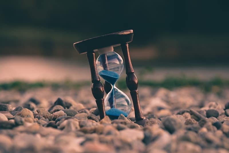 Hourglass marking a court filing deadline